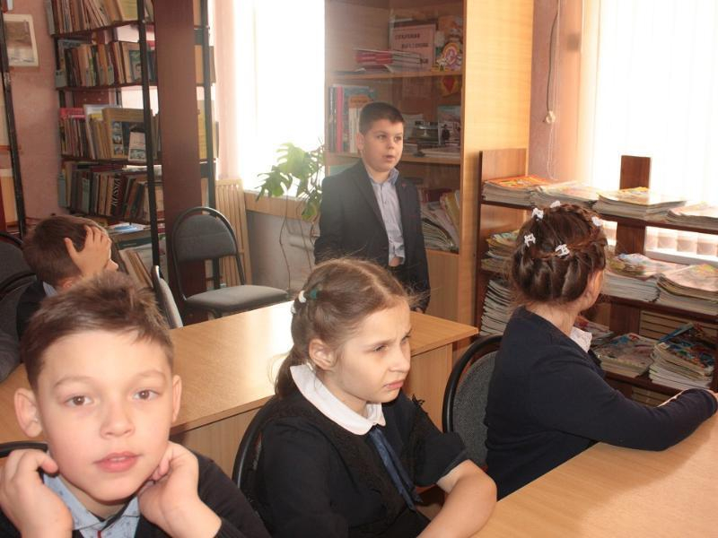 Литературный час «Гайдар и его тимуровцы» провели для третьеклассников в детском отделе имени Крупской
