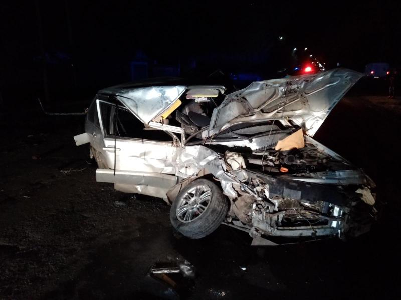48-летний водитель «ВАЗ 21140» в Морозовске выехал на «встречку» и врезался в иномарку