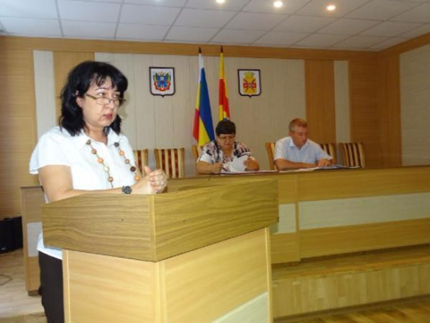 Собранию депутатов Тацинского района порекомендовали забрать десять гектаров земли у Морозовского района