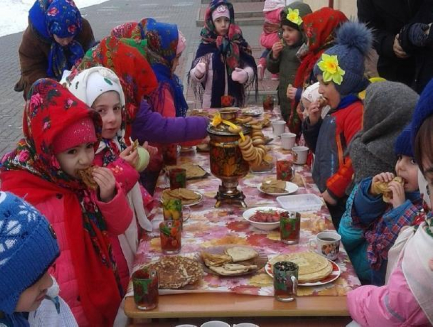  Веселыми хороводами, играми, горячими блинами и ароматным чаем проводили зиму в детском саду хутора Вишневка