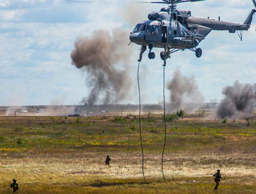 Более 2500 военнослужащих задействовали в масштабных учениях на Юге России