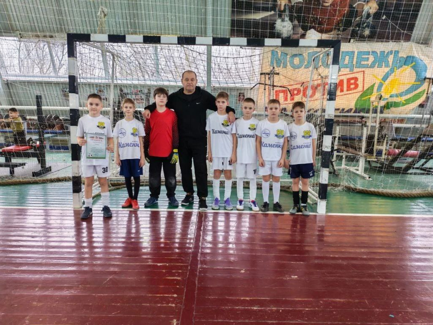 Юные морозовские футболисты в упорной борьбе заняли призовое место в областных соревнованиях