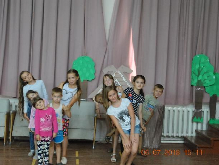 Конкурсную программу «Ключи от лета» провели для детей в сельском клубе хутора Вишневка