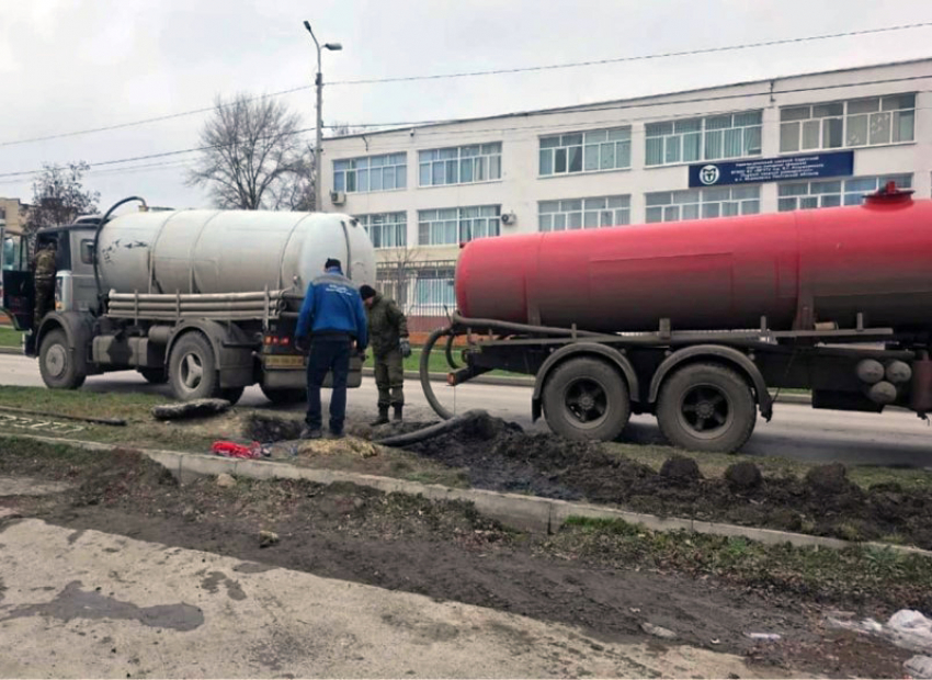 На улице Кирова провели масштабную прочистку канализации