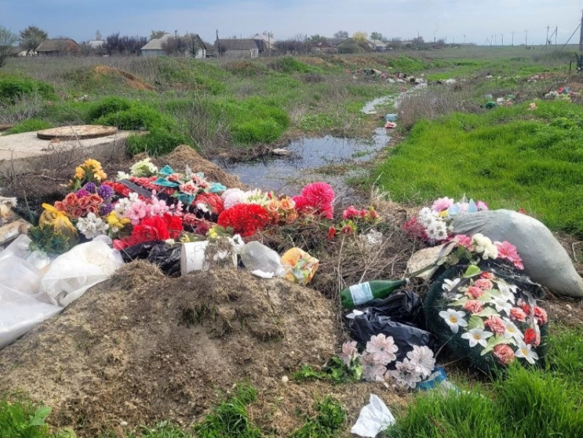 Проблему с канализационными реками у кладбища решили после публикации в «Блокноте»