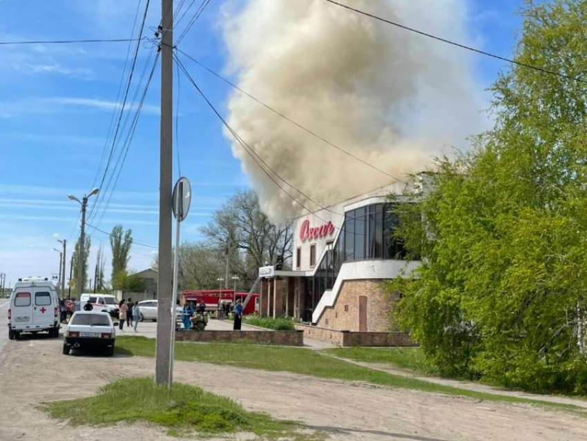 Сгорела крыша ресторана «Оскар» в Морозовске