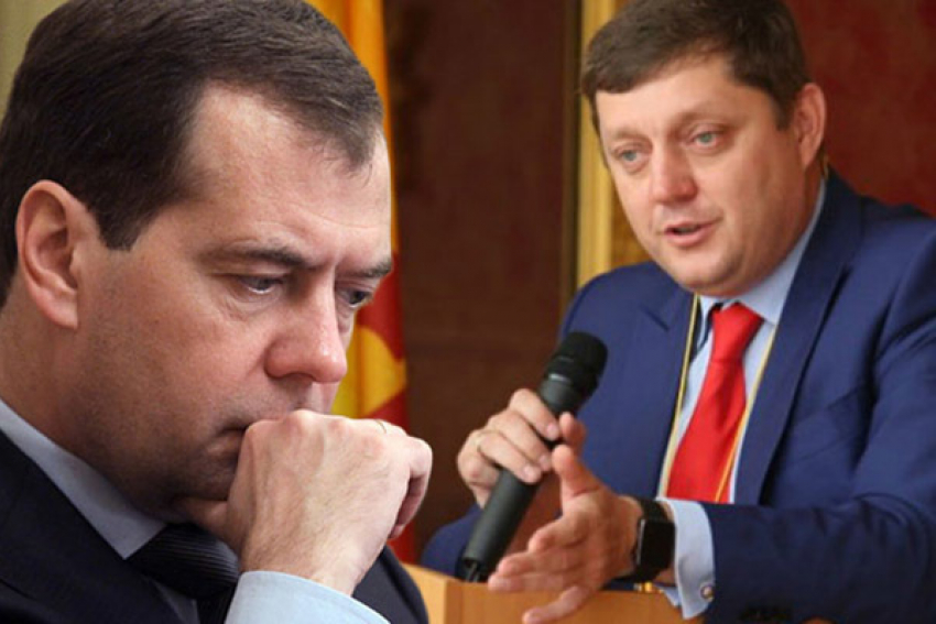 Депутат Олег Пахолков предложил запретить госслужащим пользоваться наличными
