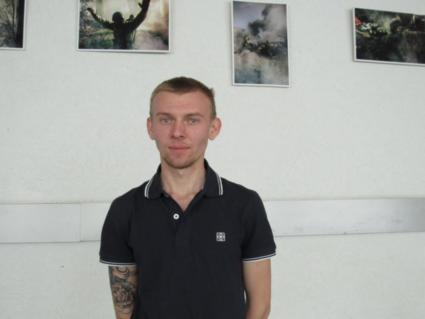 Антон Бурый рассказал о своей фотовыставке в Морозовском РДК