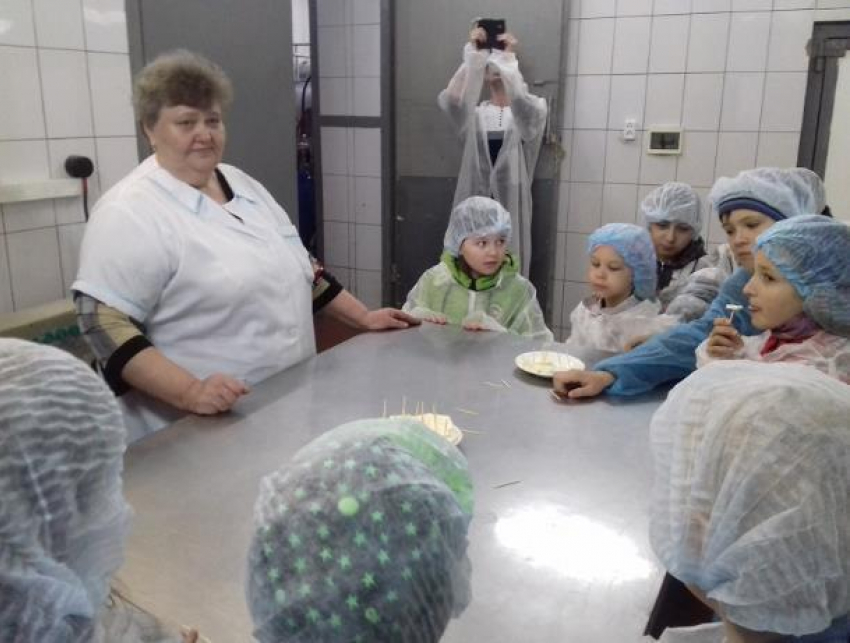 Всероссийская акция «Неделя без турникетов» в Морозовске началась со «Вкусных экскурсий"
