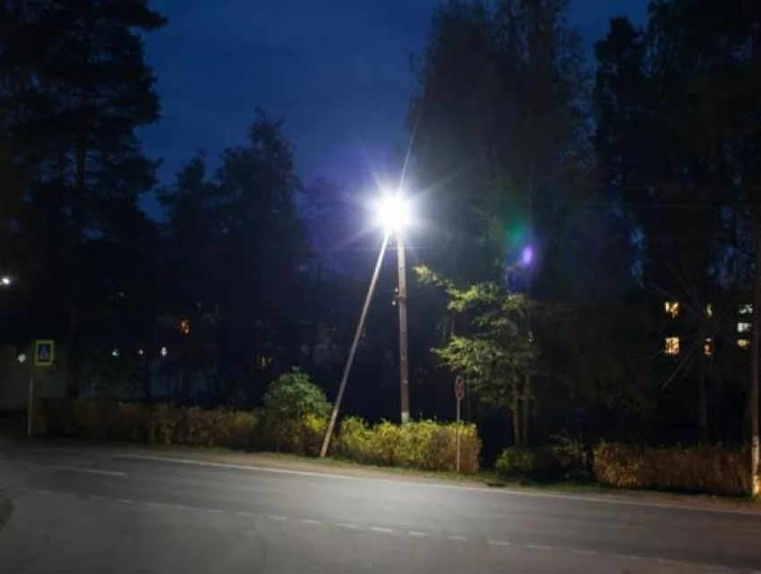 Расходы на уличные лампочки в Морозовске увеличили на 150 тысяч рублей 