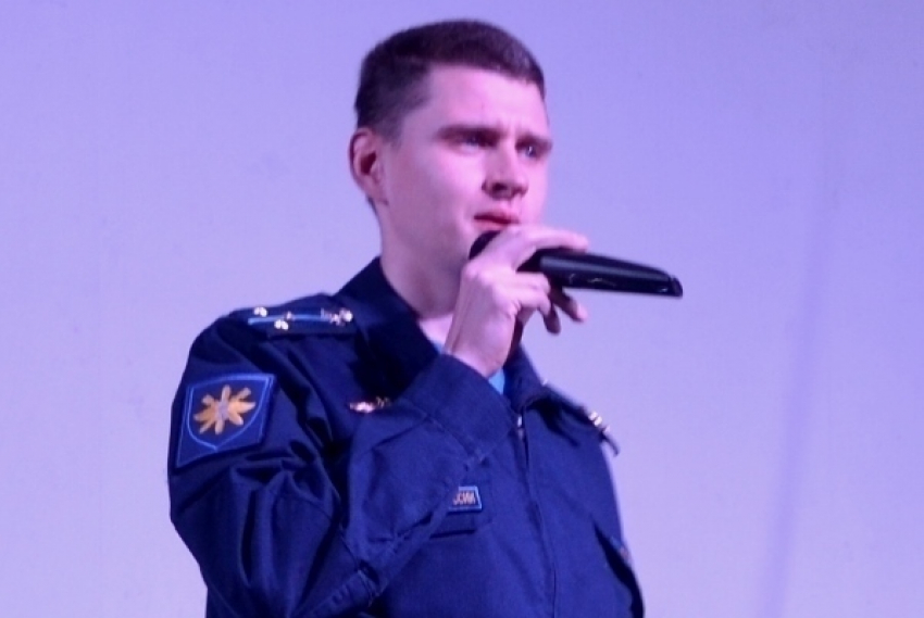 Видеофрагменты патриотичных песен акции «Есть такая профессия - Родину защищать» в Морозовске попали в Сеть