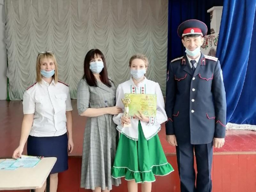 Победительницей конкурса «Краса казачка» в Морозовске стала ученица 7Б класса школы №6  Диана Левшина 