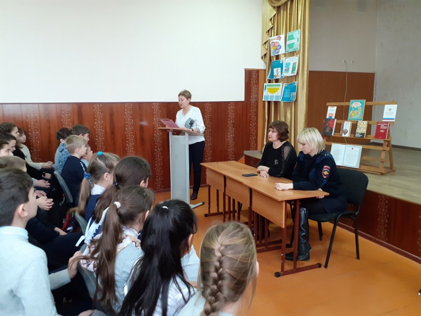 Актуальную тему «Преступления и подросток» обсудили со школьниками в Морозовске 