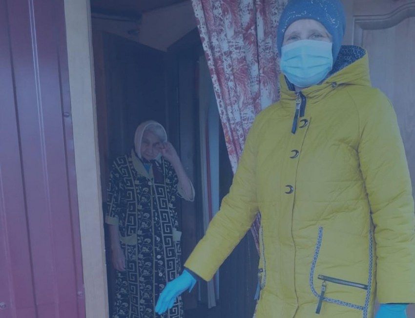 Ковидным больным и людям пожилого возраста в Морозовском районе привозят продукты и лекарства
