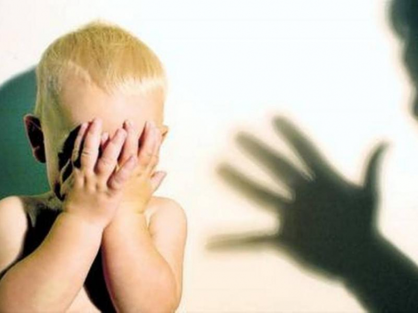 Дончан предупредили об уголовной ответственности за жестокое обращение с детьми