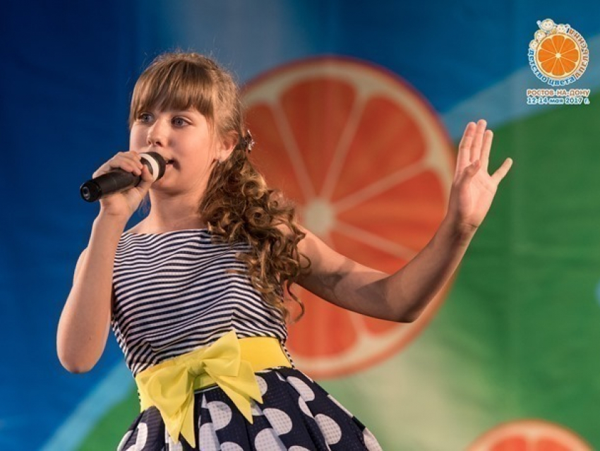 Фестиваль «Детство цвета апельсина» снова покорился конкурсанткам из Морозовска