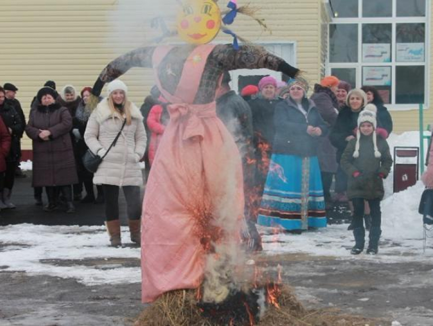Народными играми, забавами и конкурсами в лучших русских традициях проводили зиму в хуторе Вербочки