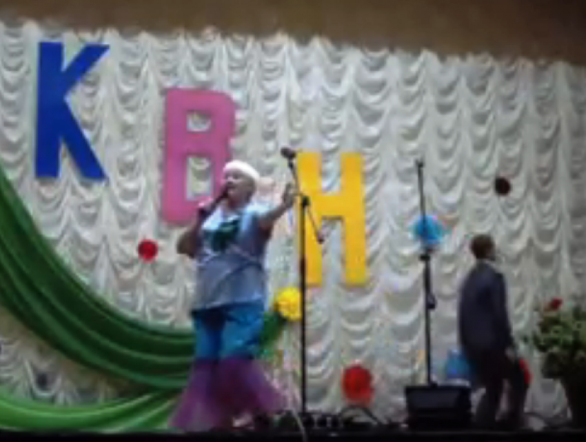 Видео первого в Морозовске районного конкурса КВН среди работников культуры попали в Сеть