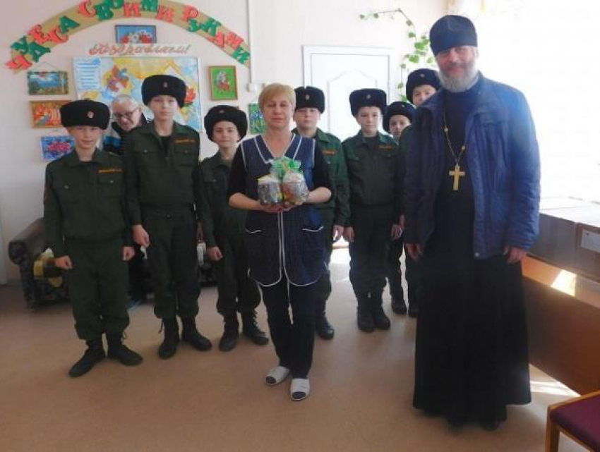 Воспитанники кадетского корпуса Морозовска приняли участие в акции «Дари радость на Пасху"