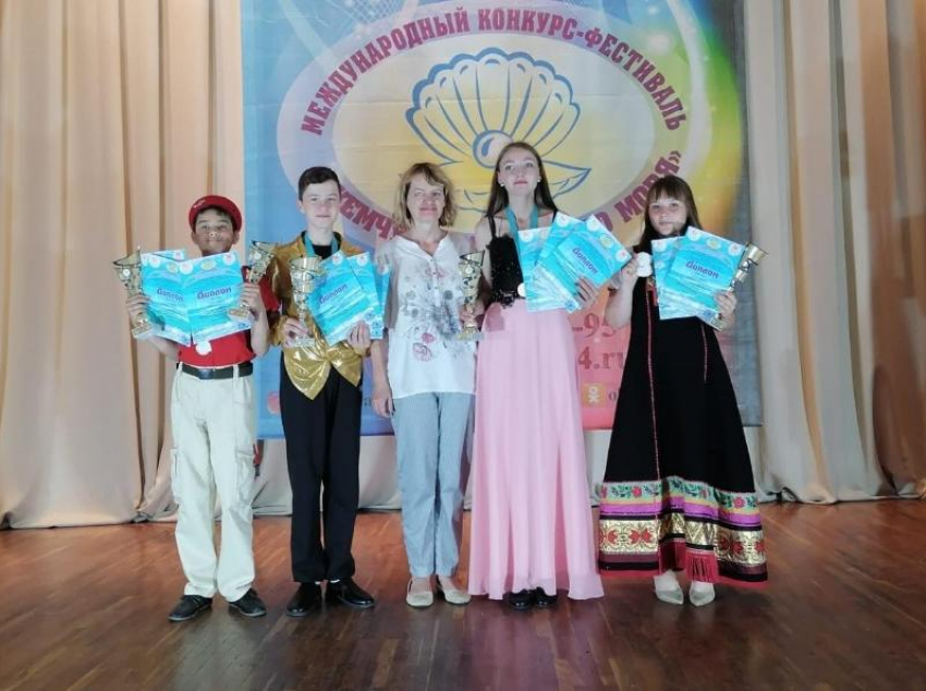 Особую награду «Золотой пегас» завоевали воспитанники Морозовской ДШИ на международном конкурсе в Алуште
