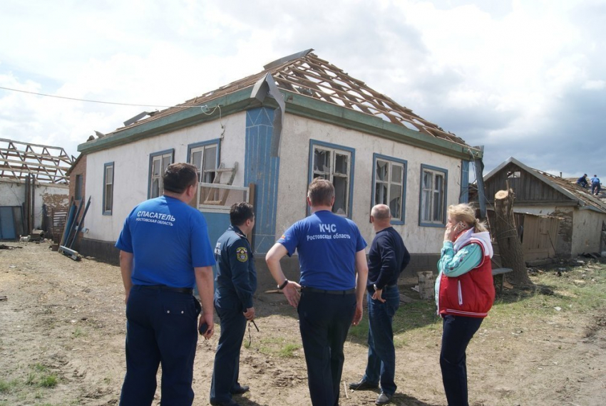 Последствия удара смерча по Ильинскому сельскому поселению ликвидировали спасатели Морозовска