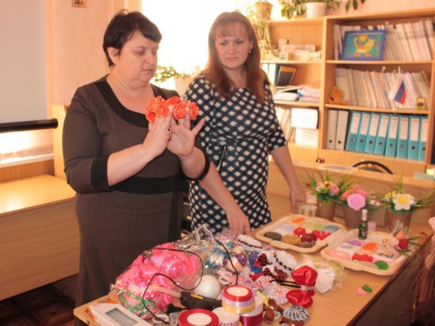 Мастерскую радости «Красота рукотворения» открыли для пятиклассников в детском отделе имени Крупской в Морозовске