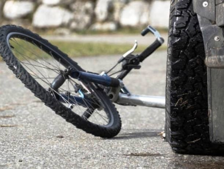 Ищем свидетелей: Сбивший велосипедиста в Веселовке водитель «ударил по газам» и скрылся с места происшествия