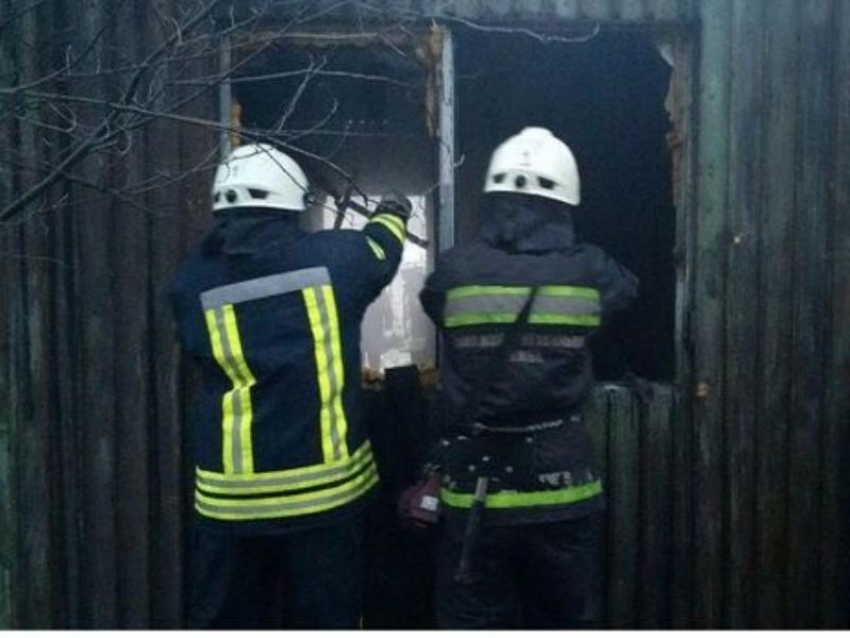 Пожар в бесхозном строении произошел в хуторе Вознесенском Морозовского района