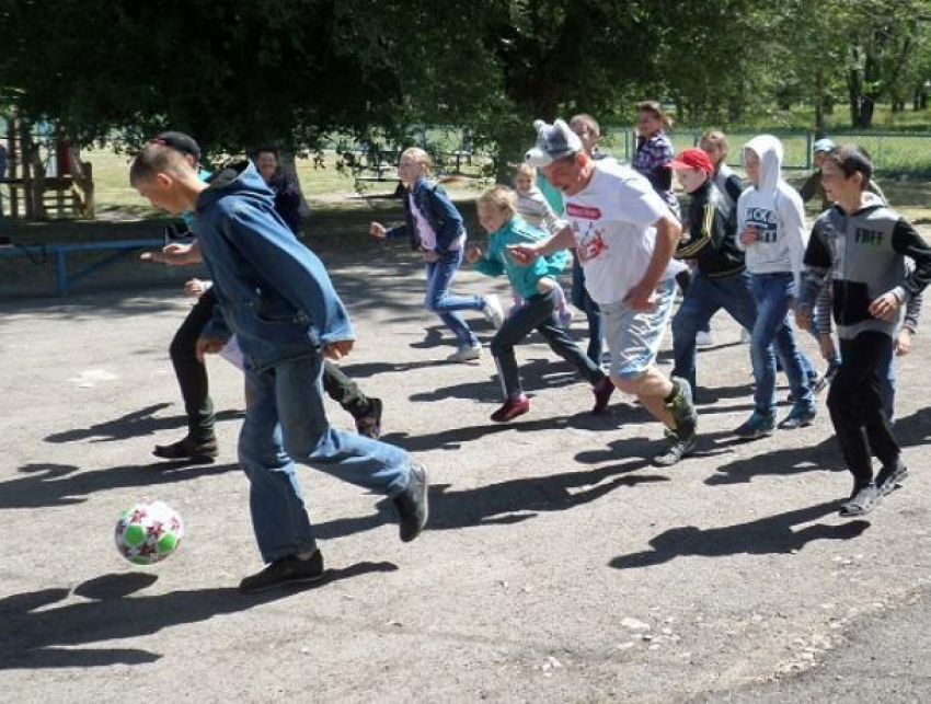 Яркий и солнечный праздник подготовили для детей в Доме культуры хутора Грузинов