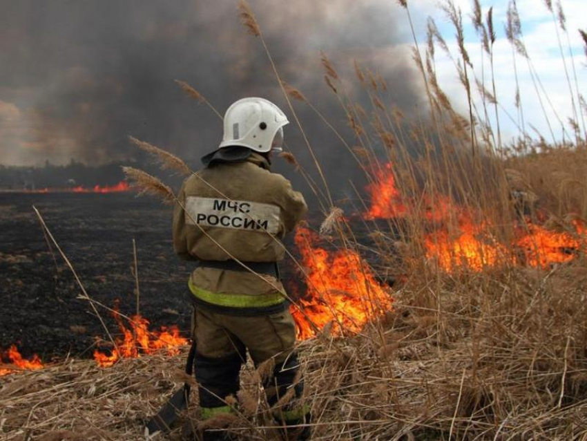 Экстренное предупреждение: высокая пожароопасность ожидается в Морозовском районе в ближайшие несколько дней