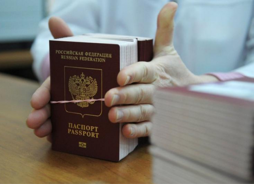 Морозовчанам посоветовали записываться в «паспортный стол» перед Новым годом по телефону