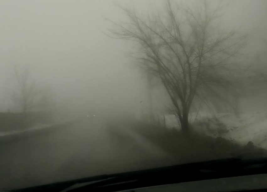Снова туман: морозовчанам опять придется быть предельно осторожными на дорогах