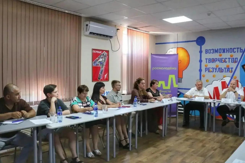 «Не как развить, а как сохранить»: предприниматели Морозовского района рассказали о главных проблемах бизнеса