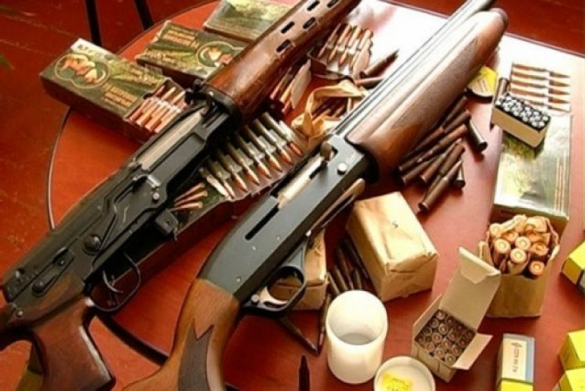 Сдай автомат или пулемет, получи 8000 рублей, - морозовчанам предложили отдать незаконно хранящееся орудие