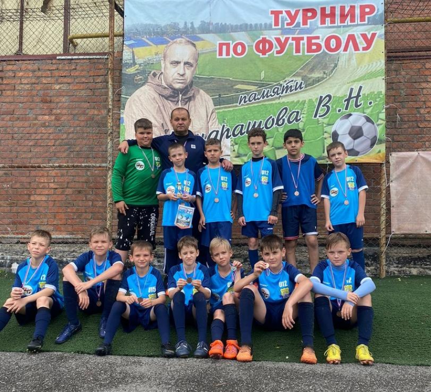 Третье место заняли морозовские футболисты на турнире в Волгодонске