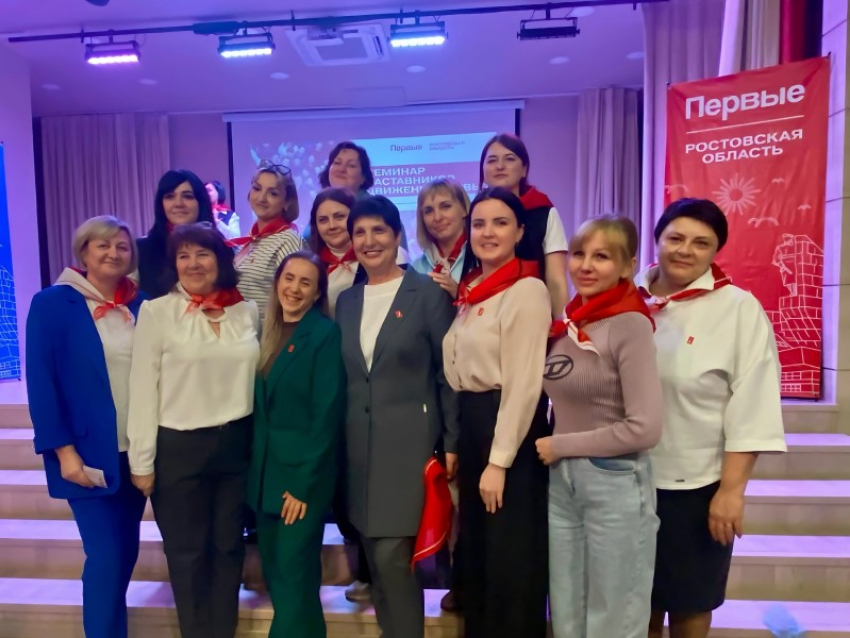 «Дети больше не слушатели»: наставников из Морозовского района учат работать по новым правилам