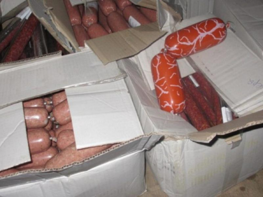 2 тонны колбасы и сыра без документов задержали под Морозовском