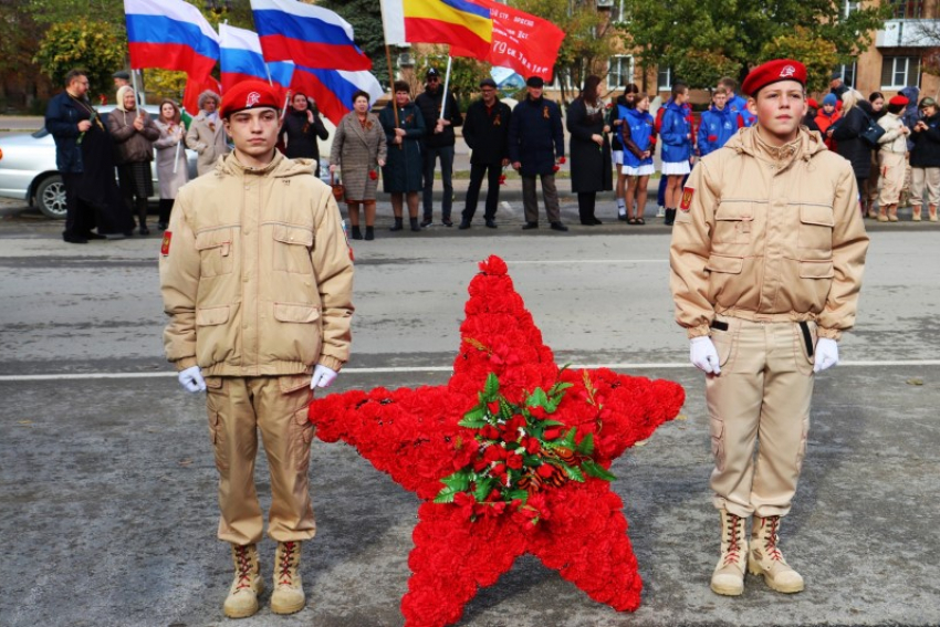 В Морозовском районе прошёл митинг-реквием в рамках эстафеты «Венок Славы»