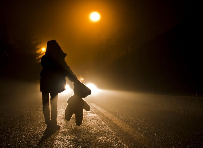 22.00 - детям пора домой: морозовчанам напомнили о «Детском законе"
