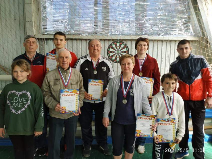 Соревнования по дартсу, домино и «Веселые старты» прошли на территории ФОКа в Морозовске