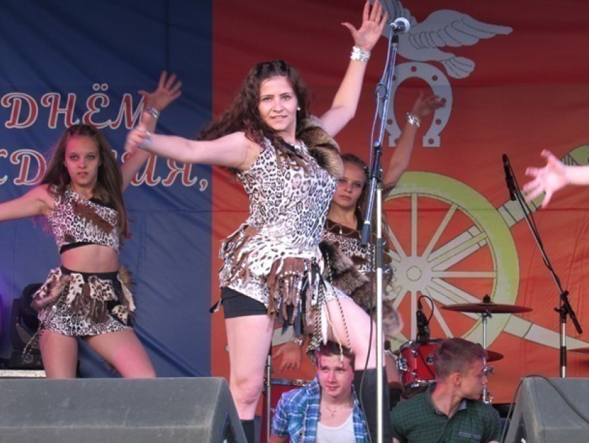 Фоторепортаж: День города в Морозовске отпраздновали большим концертом