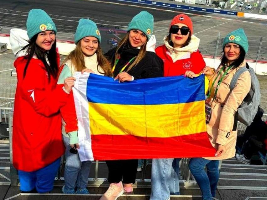 Во Всемирном фестивале молодежи приняли участие жители Морозовского района