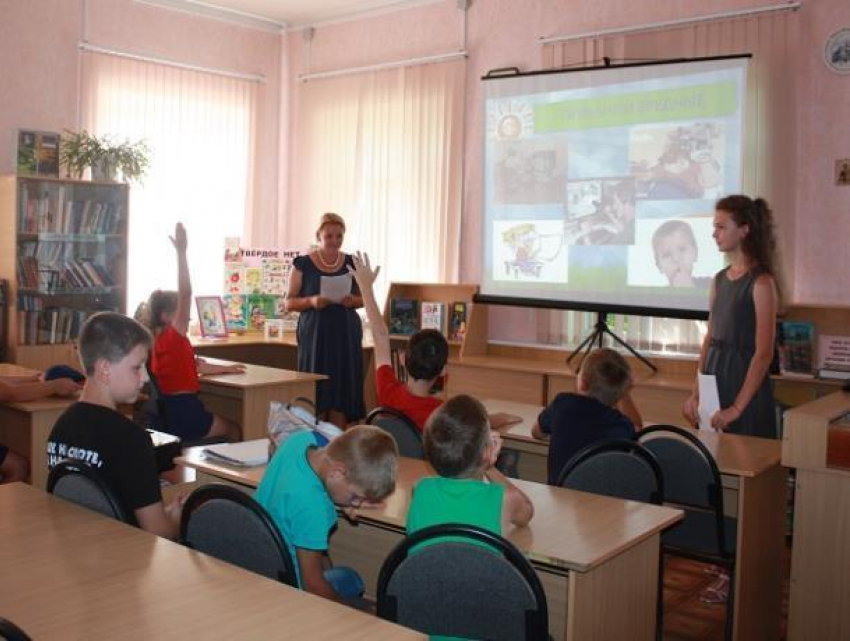 Интересную беседу «Жизнь без вредных привычек» провели с детьми в Детском отделе библиотеки имени Крупской