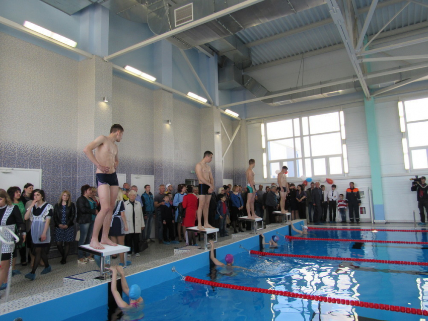 Опубликовано видео впечатляющего выступления пловцов в спорткомплексе Морозовска