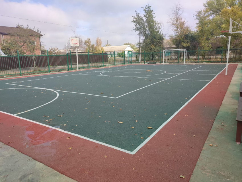 В Знаменском поселении открыта новая многофункциональная спортивная площадка