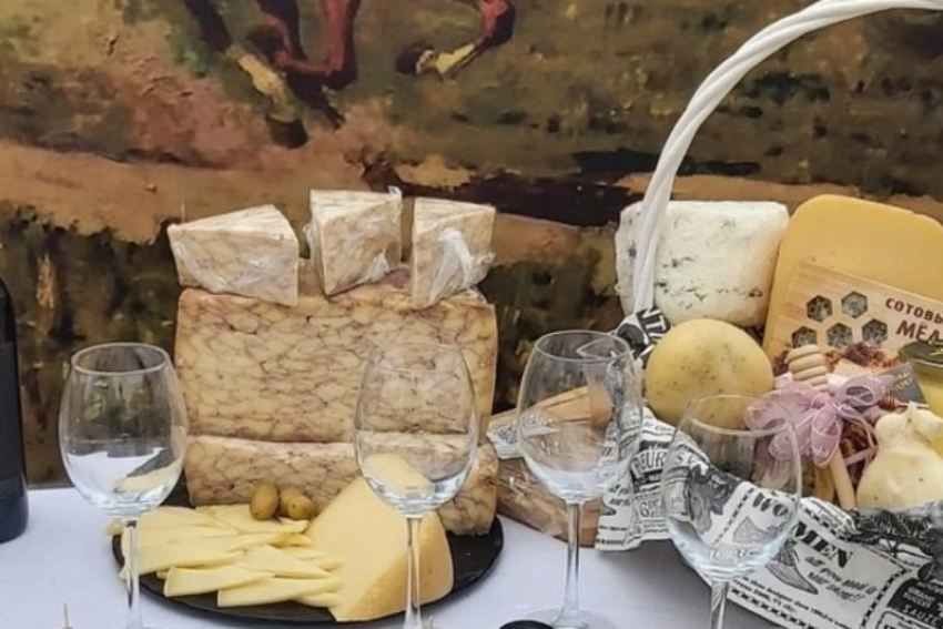 Гран при у Морозовского района: Уникальный сыр Таубеевский из Морозовска высоко оценили на конкурсе региональных брендов