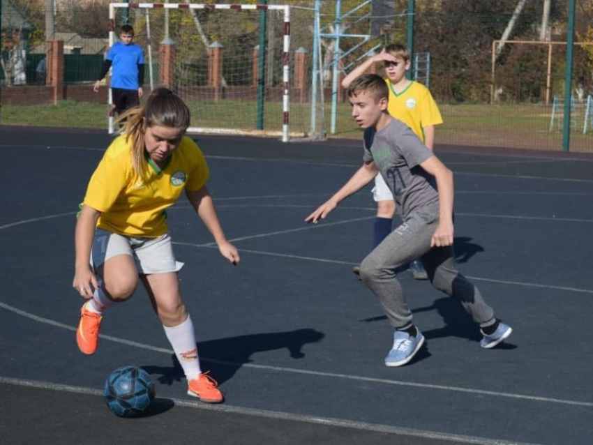 Футбольный турнир в честь 101-й годовщины образования комсомола провели в Морозовске