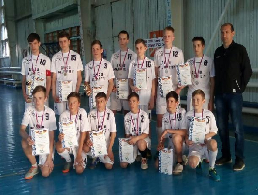 Команда из Морозовска заняла призовое место в Первенстве Ростовской области по мини-футболу