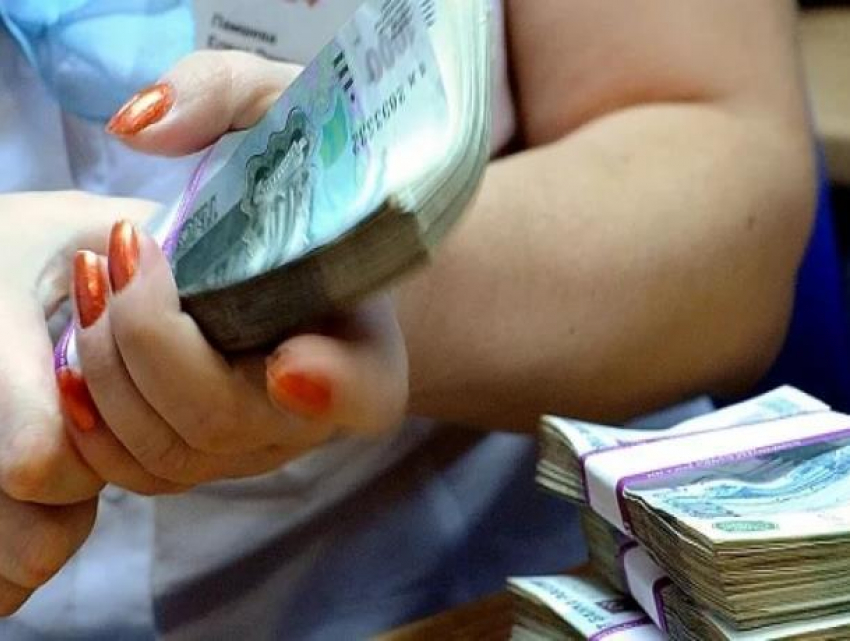 Работницу банка в Морозовске осудили за мошенничество на сумму более 700 тысяч рублей