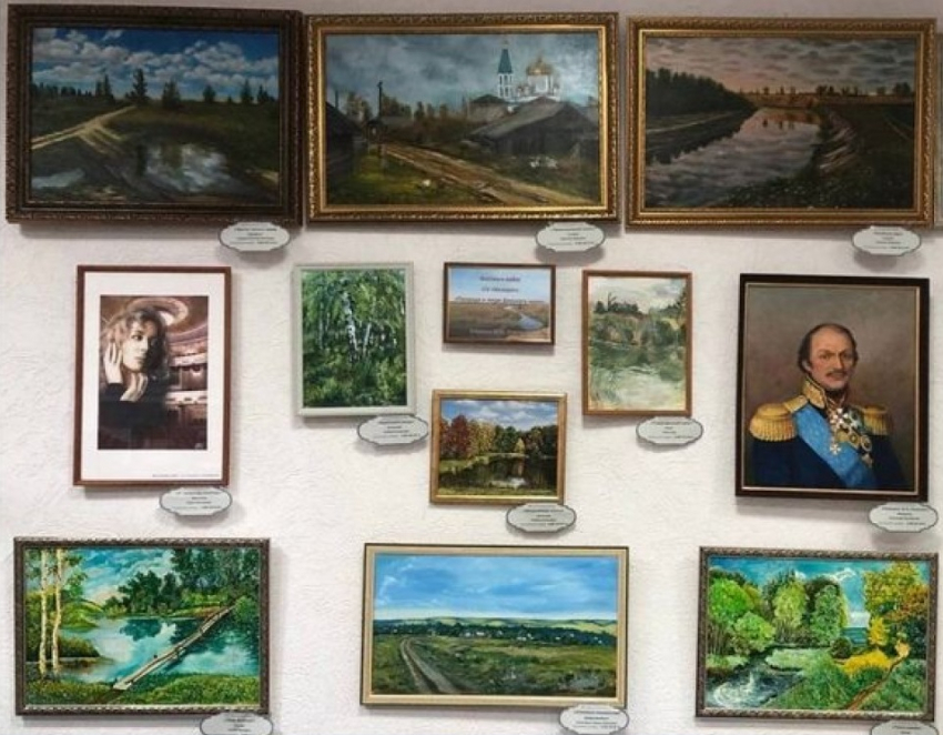 Выстувку картин морозовских художников посвятили 270-летию со Дня рождения атамана Матвея Платова